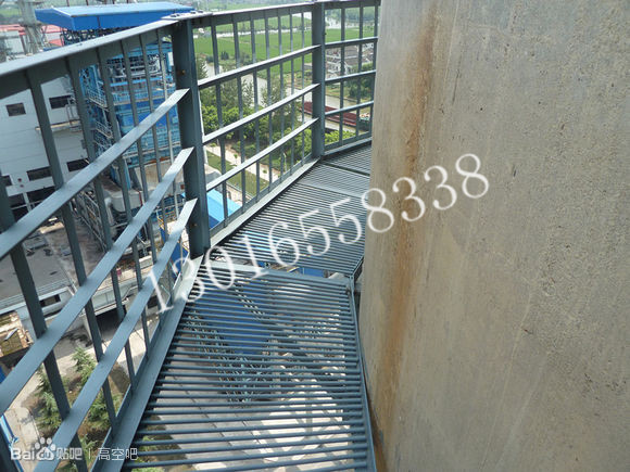 煙囪爬梯平臺防腐刷漆